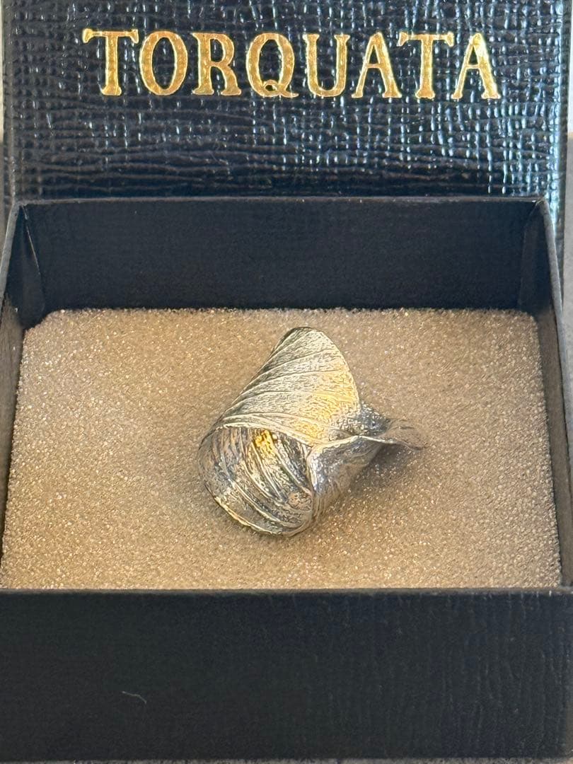 gondoa TORQUATA 蛾の羽根リング