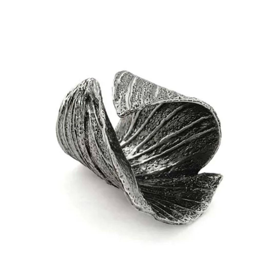 gondoa TORQUATA 蛾の羽根リング