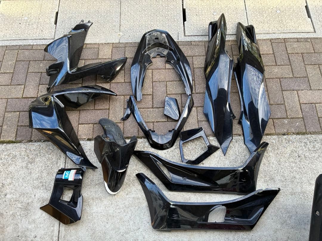 PCX125 jf56 カウル　ブラック　大幅値下げしました