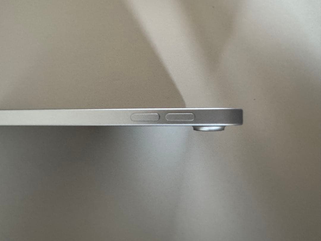 iPad air 第4世代10.9インチ シルバー