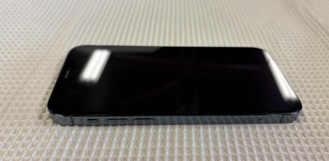 iPhone12PRO 256GB　動作確認済　中古極美品！