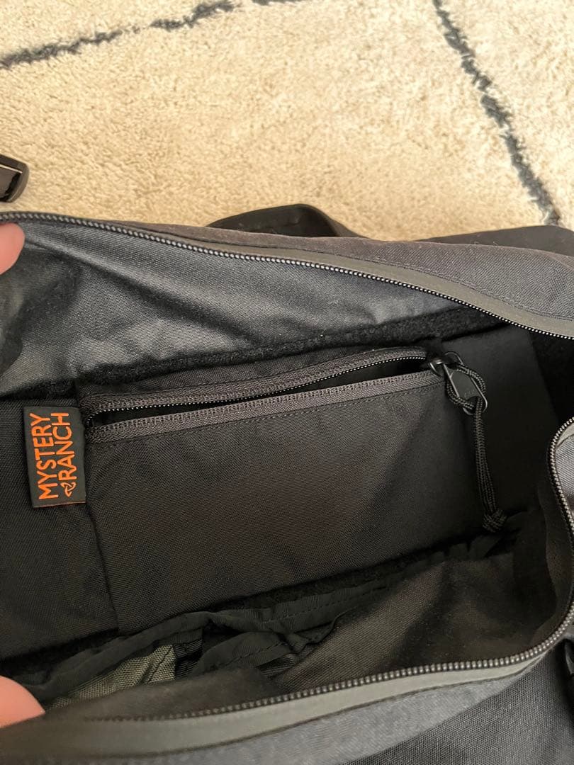 ミステリーランチ　インベーダー　メッセンジャーバッグ　ショルダーバッグ　廃盤