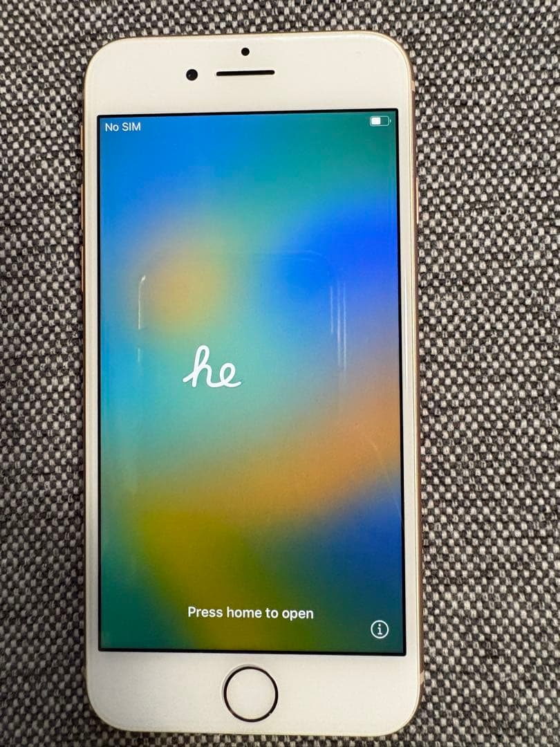 iPhone8 gold 64GB SIMロックあり