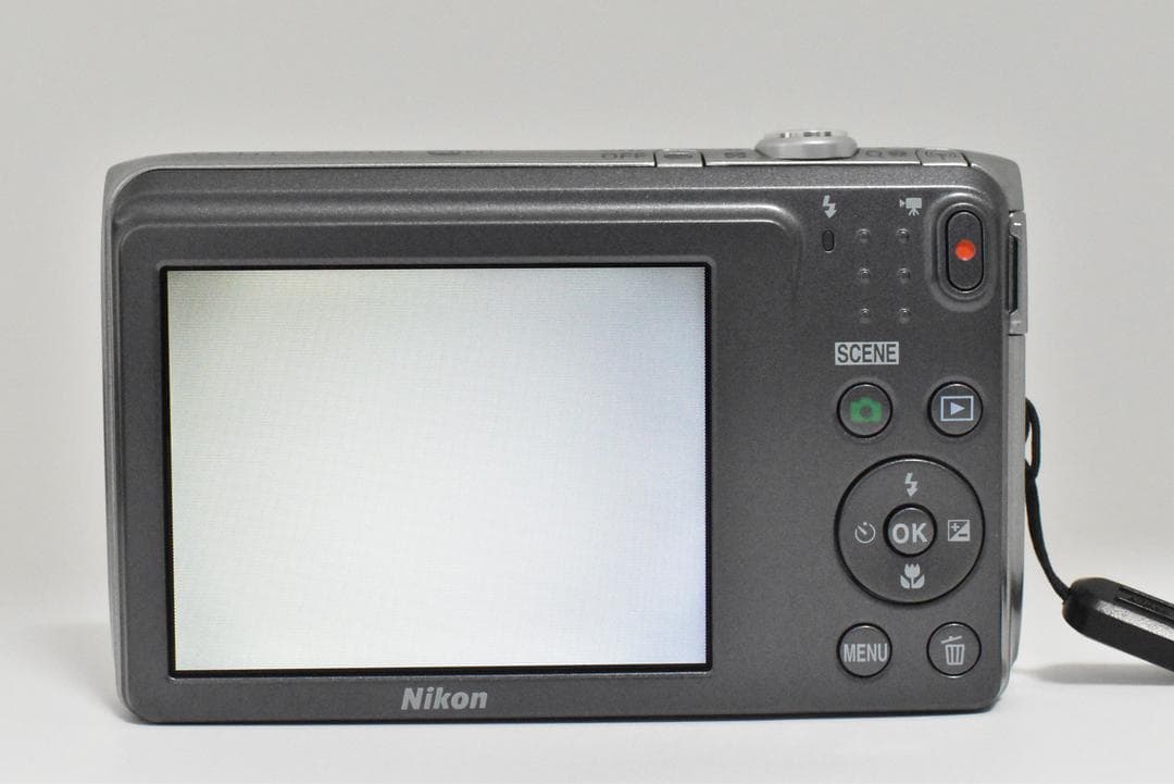 ニコン Nikon COOLPIX S3700 シルバー