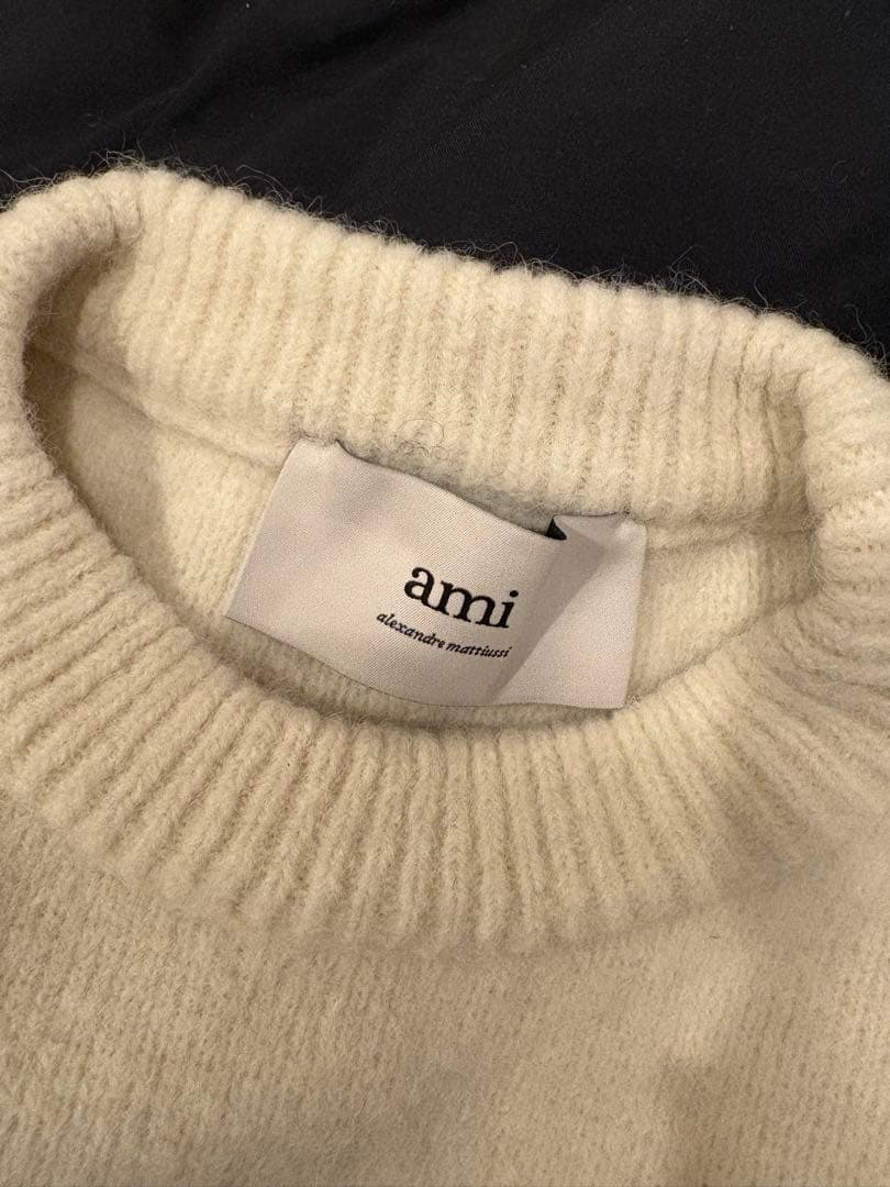 リボンモチーフ ホワイトニット