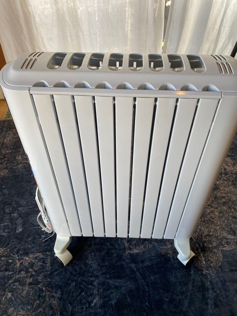 De'Longhi オイルヒーター ホワイト　13畳用 破格！！