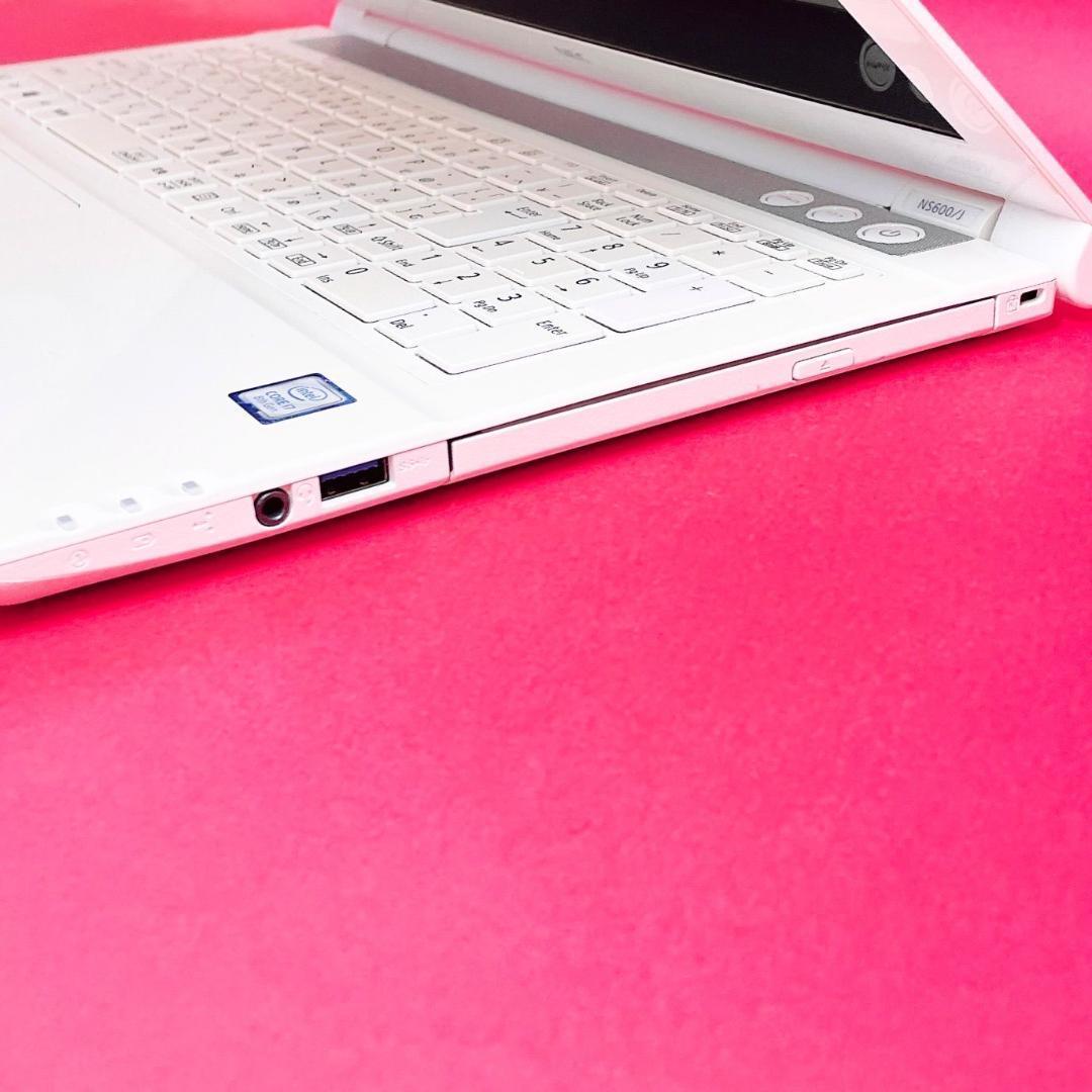 Windows11対応❣️第8世代Corei7✨️薄型ノートパソコン！カメラSSD白