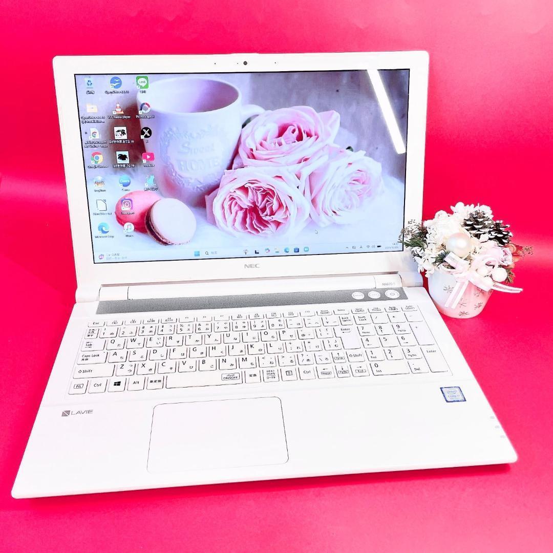 Windows11対応❣️第8世代Corei7✨️薄型ノートパソコン！カメラSSD白