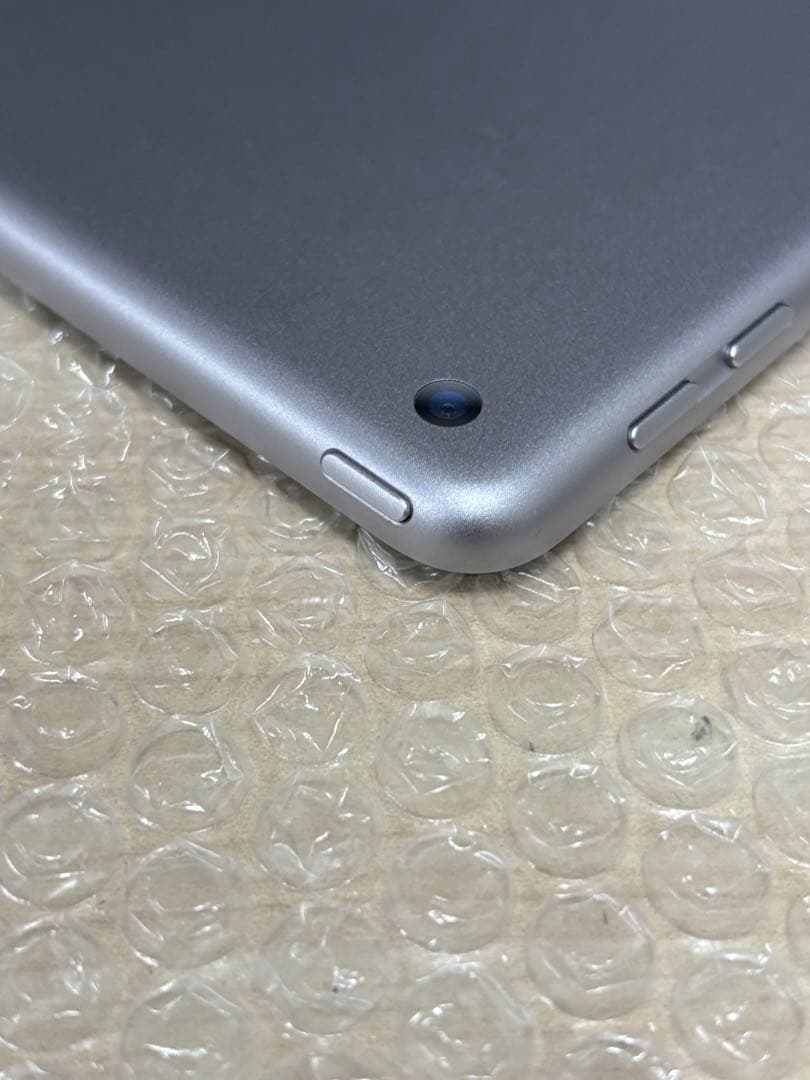 iPad 第6世代　A1893　Wi-Fiモデル　スペ－スグレイ　32GB