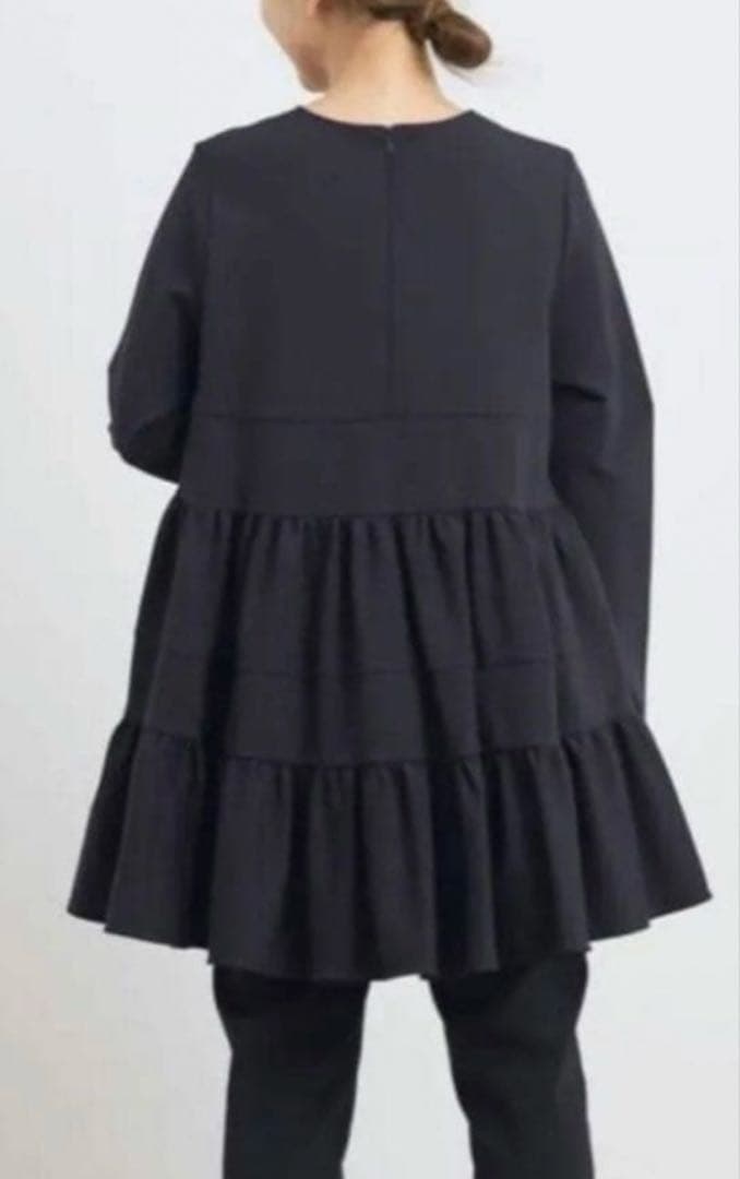 ✨美品✨ yori ヨリ　ぬくぬくヘムフリルブラウス　ティアード　黒　サイズF