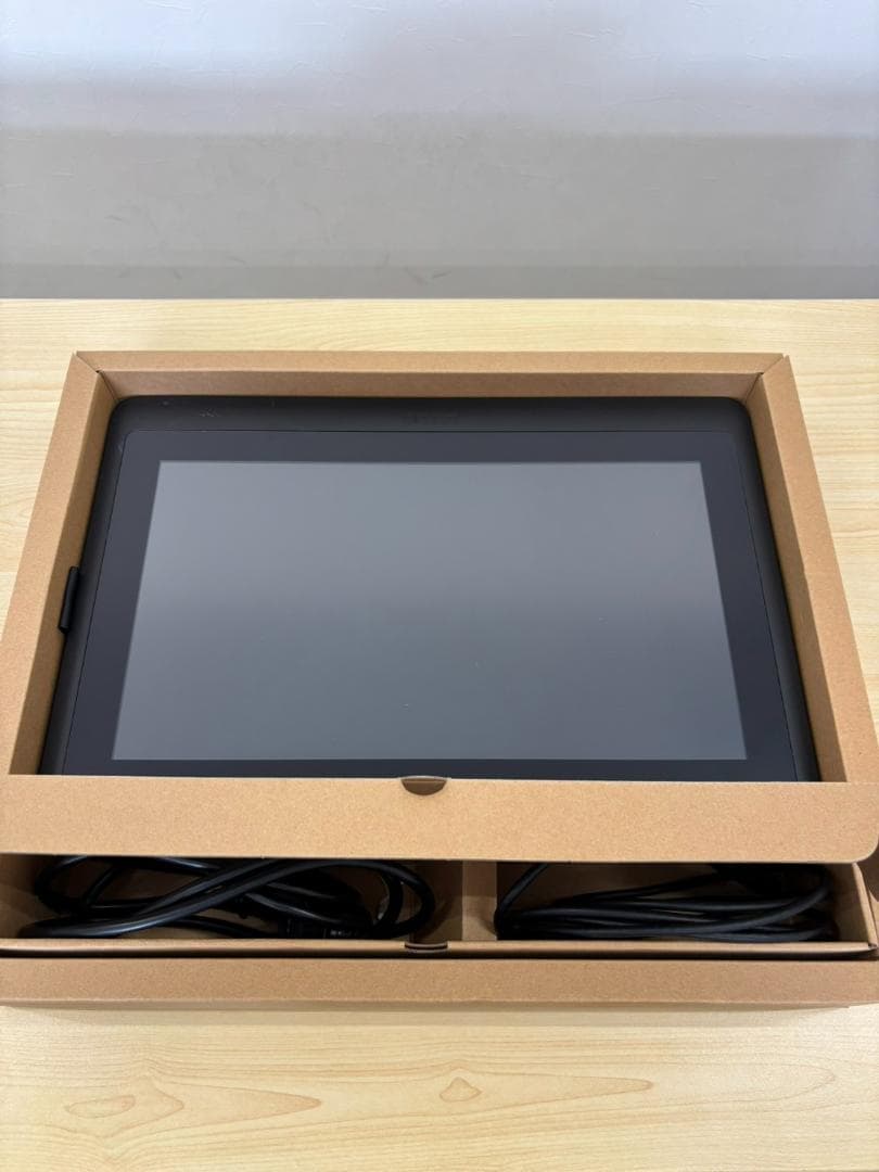 Wacom Cintiq16 DTK1660K1D ペンタブレット イラスト