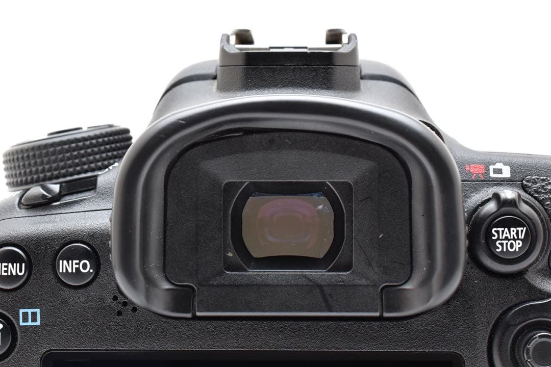 デジタル一眼レフカメラCanon EOS 7D MarkⅡ 標準レンズセット