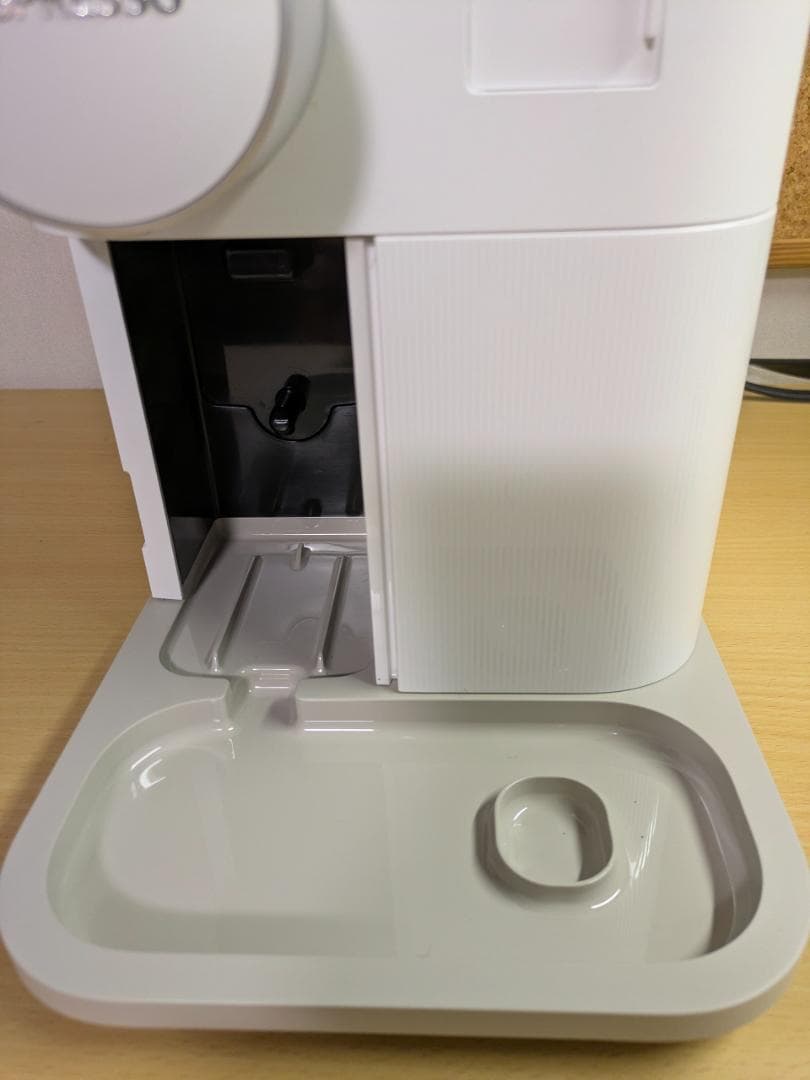 ネスプレッソ グラン ラティシマ F531 コーヒー メーカー マシン ホワイト