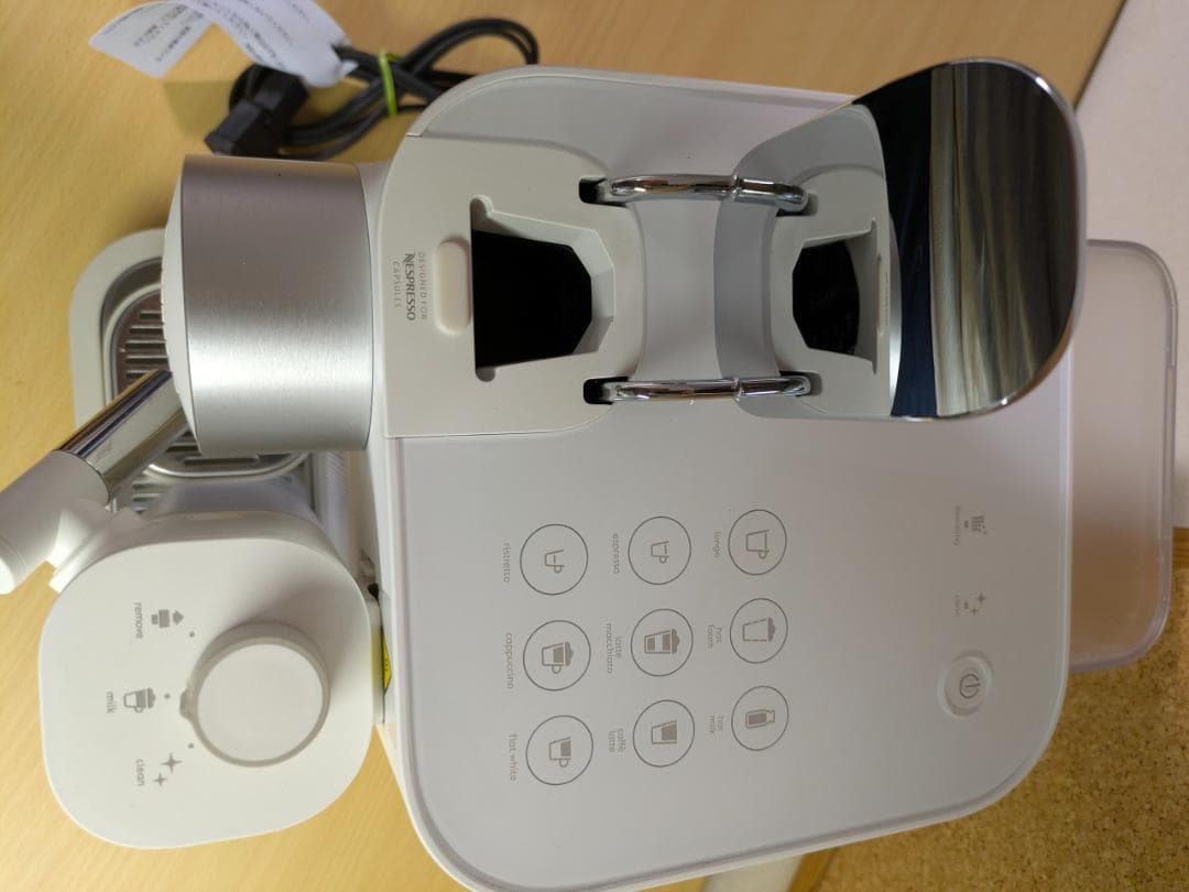 ネスプレッソ グラン ラティシマ F531 コーヒー メーカー マシン ホワイト