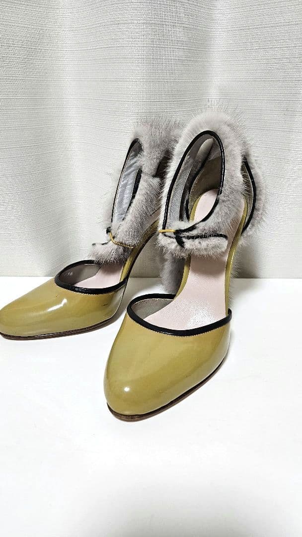 miumiu エナメル ファー付きアンクルストラップパンプス 36