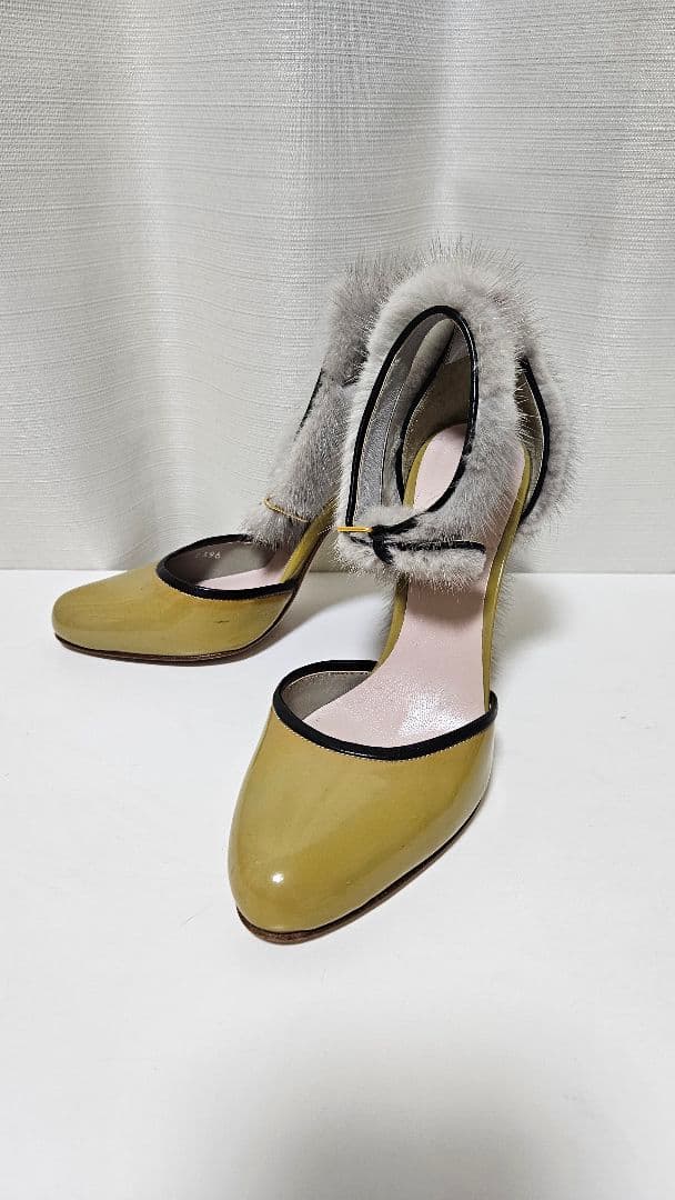 miumiu エナメル ファー付きアンクルストラップパンプス 36