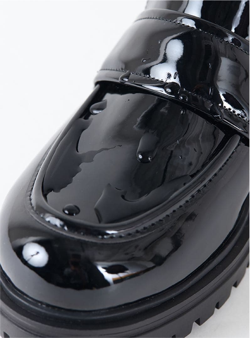 東原亜希　FORME ブラックエナメルローファー厚底　Lサイズ