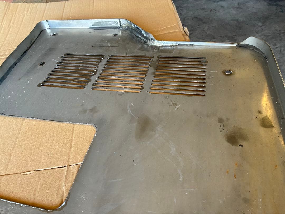 popo cocoさん専用 HINO トラクター用 マフラーカバー