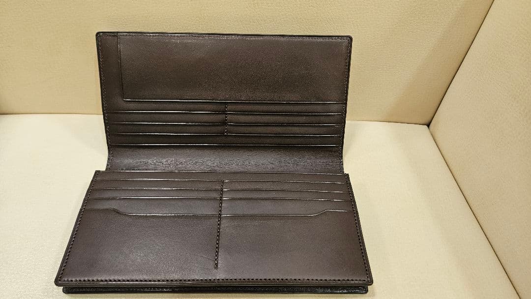 開運国内メーカー製造スティングレー　天然エイ革長札長財布ガルーシャ