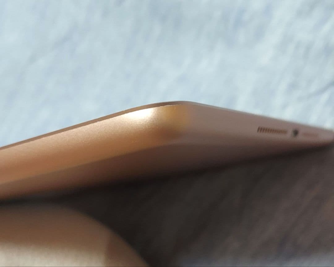 【美品】ipad 第六世代 Wi-Fiモデル 32GB