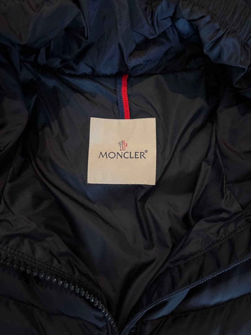 〔専用〕MONCLER ネイビー ダウンジャケット美品　ミリエル00