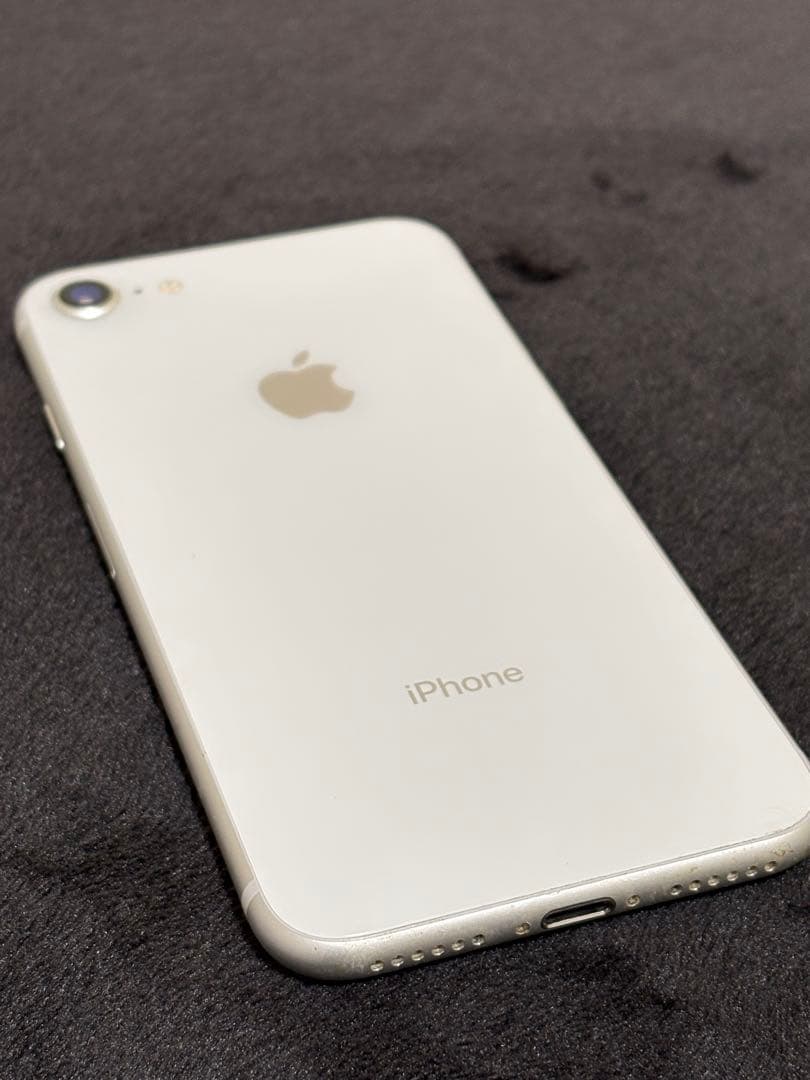 美品　iPhone8 64G シルバー　SIMフリー