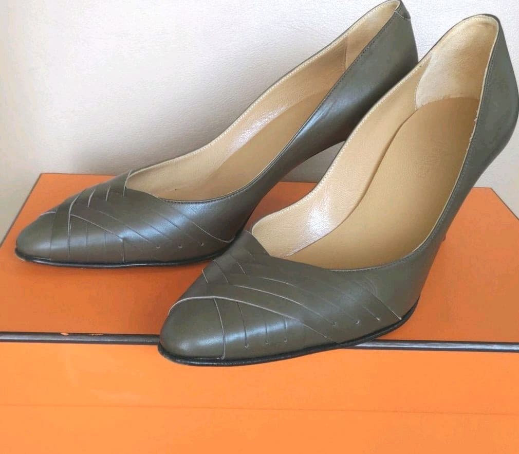 エルメス　HERMES パンプス　レザー　オリーブグリーン　ポインテッドトゥ