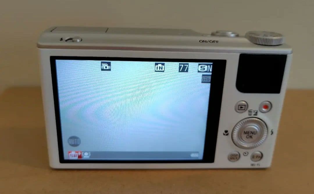 新品未使用 FUJIFILM XQ2 ホワイト 【レア品】