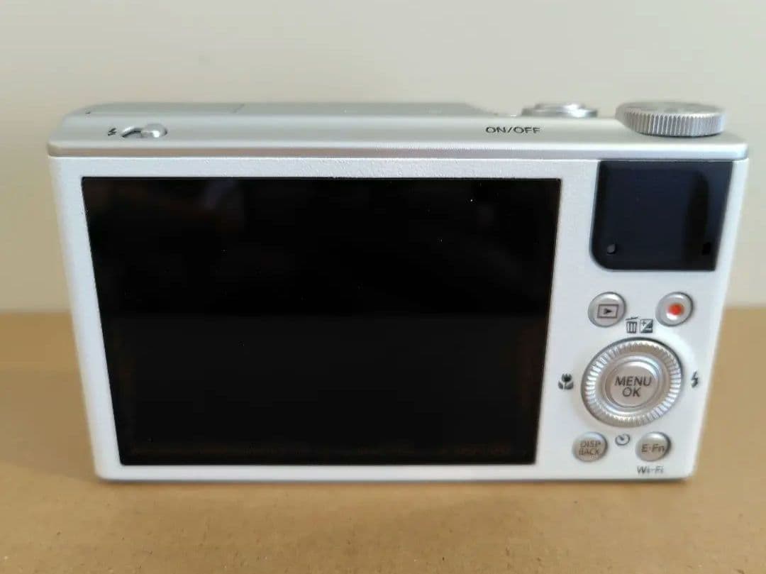 新品未使用 FUJIFILM XQ2 ホワイト 【レア品】