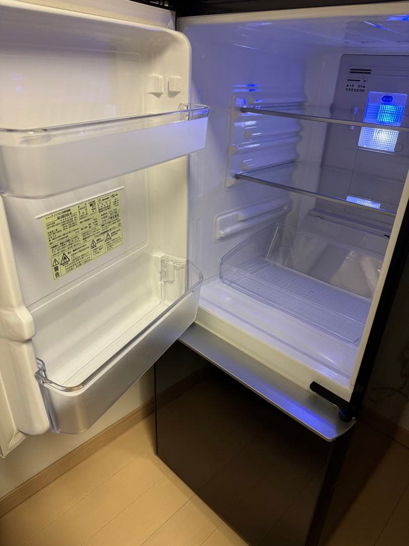 シャープ　2ドア　冷蔵庫 黒 137L 1人暮らしサイズ　⚠️2/28まで