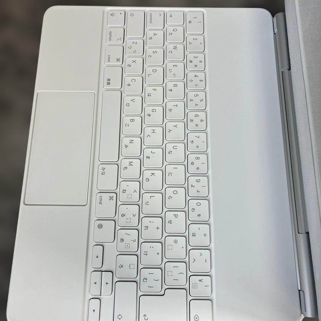 iPad マジックキーボード　アップル　MJQL3J/A A2480 美品