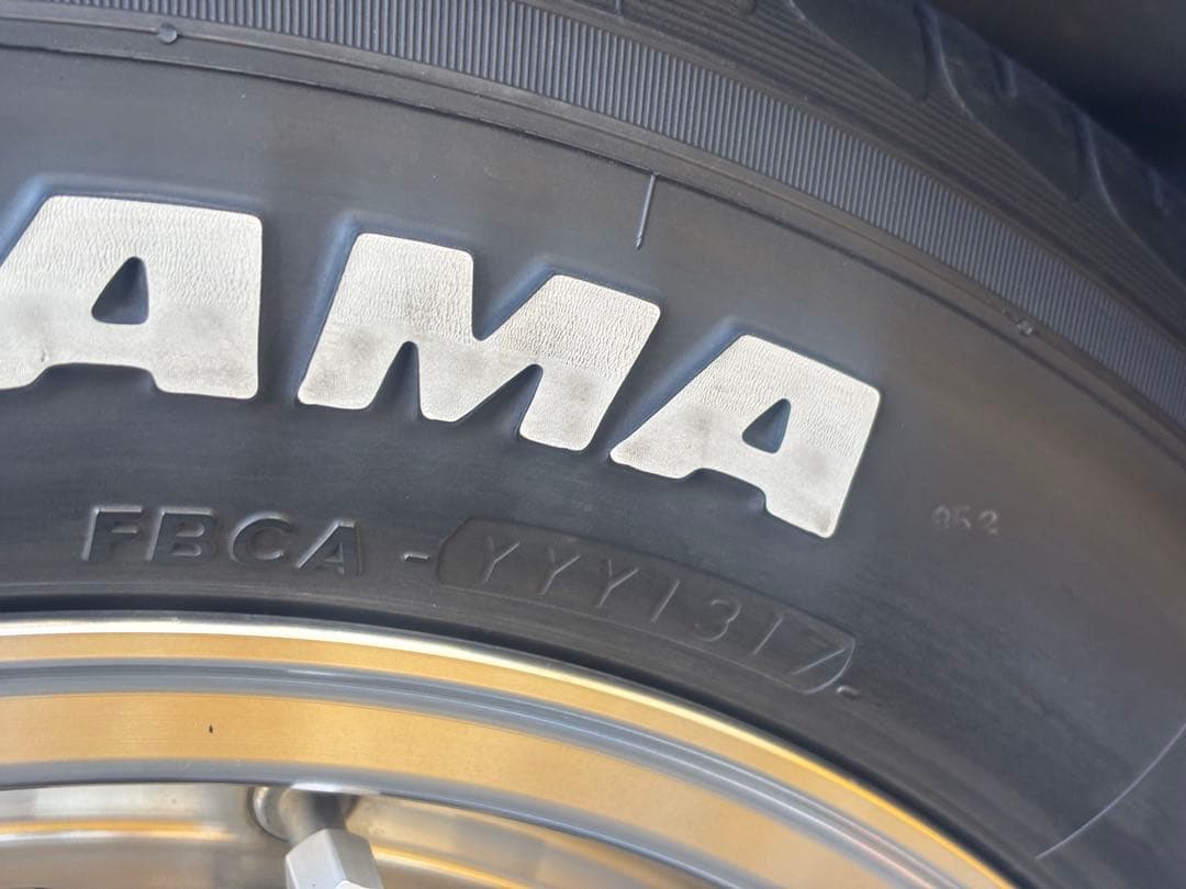 ハイエース　ESSEX ホイール　ヨコハマパラダPA03セット