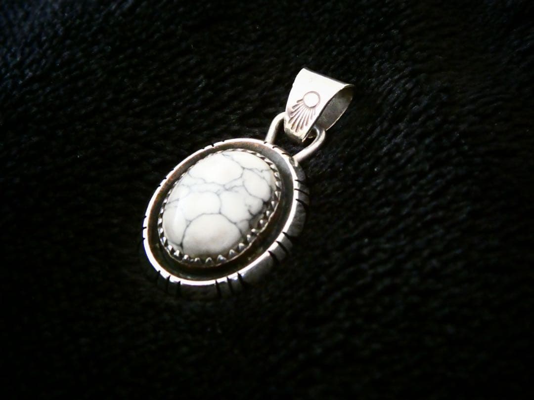 （ホ）✨美品✨ホワイトターコイズ （ホワイトバッファロー）シルバー ペンダント