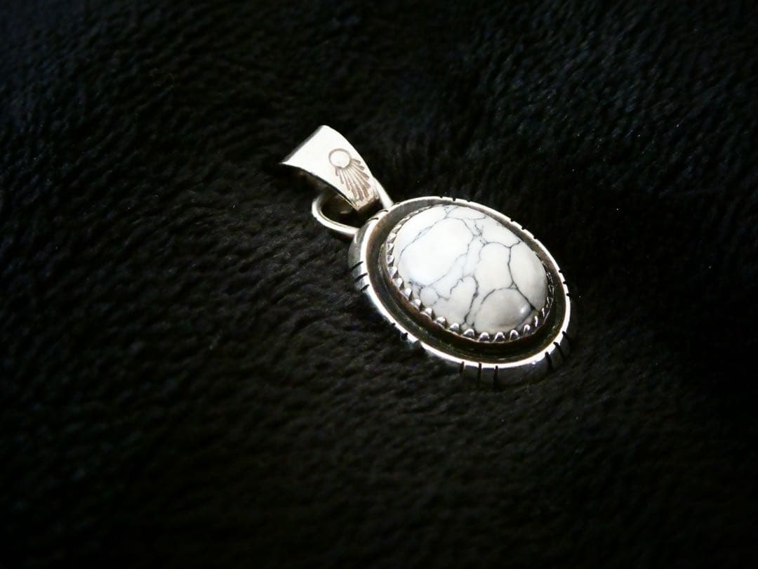 （ホ）✨美品✨ホワイトターコイズ （ホワイトバッファロー）シルバー ペンダント