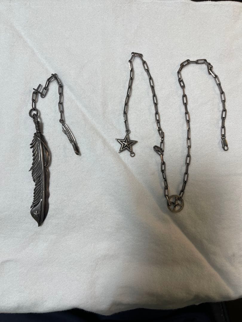 NO ID. ネックレス シルバービッグフェザーロザリオ