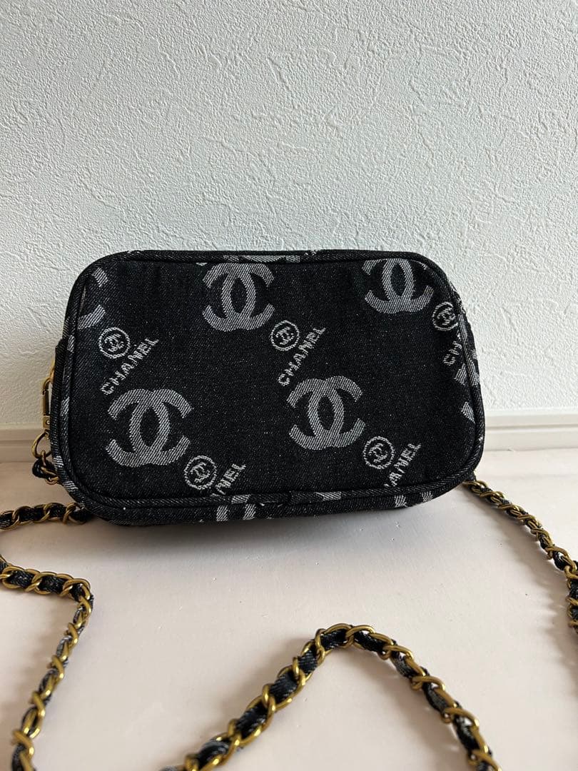 新品未使用　シャネル　ノベルティ　ポーチ ショルダー　　ブラック