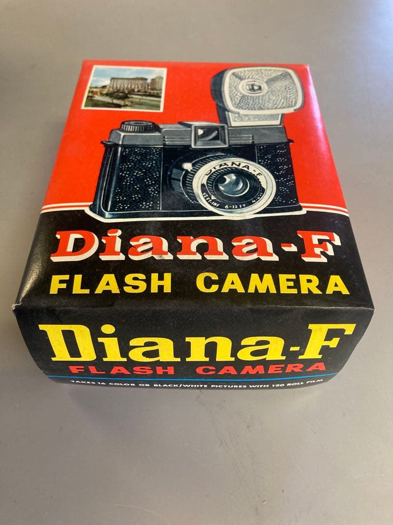 Diana-F フラッシュカメラ