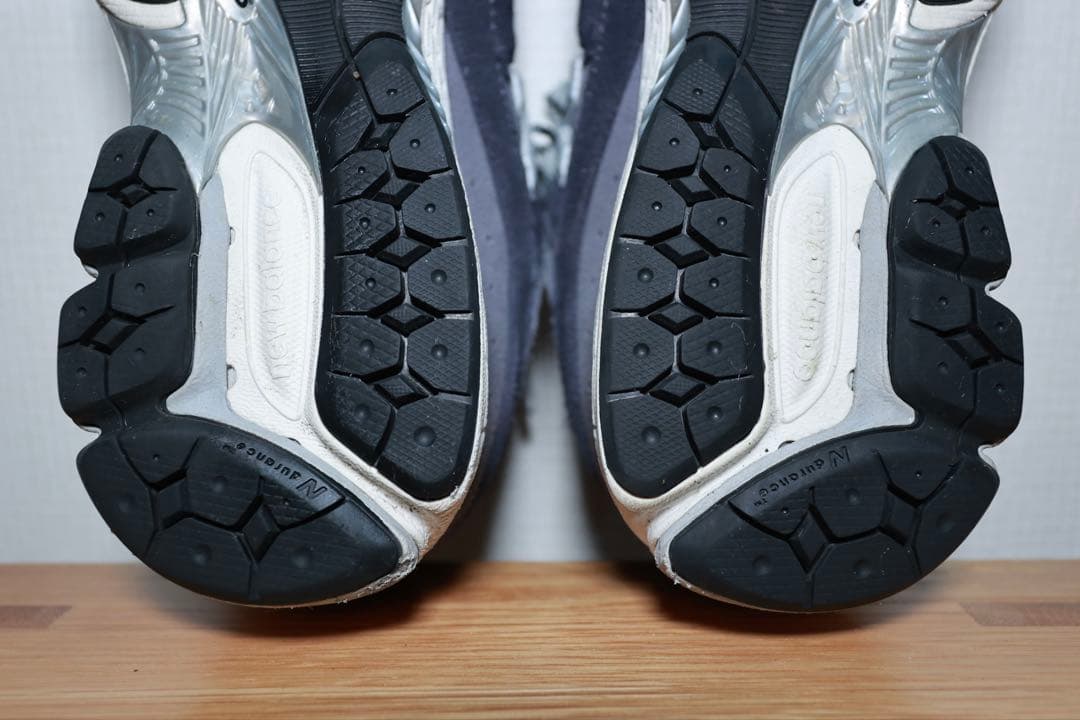 New Balance 2002R ネイビー　ニューバランス