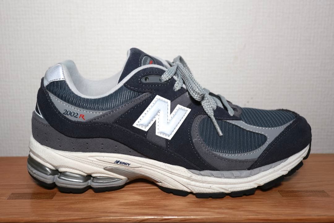 New Balance 2002R ネイビー　ニューバランス