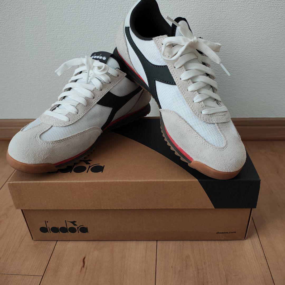 diadora ランニングシューズ ホワイト/グレー/ブラック