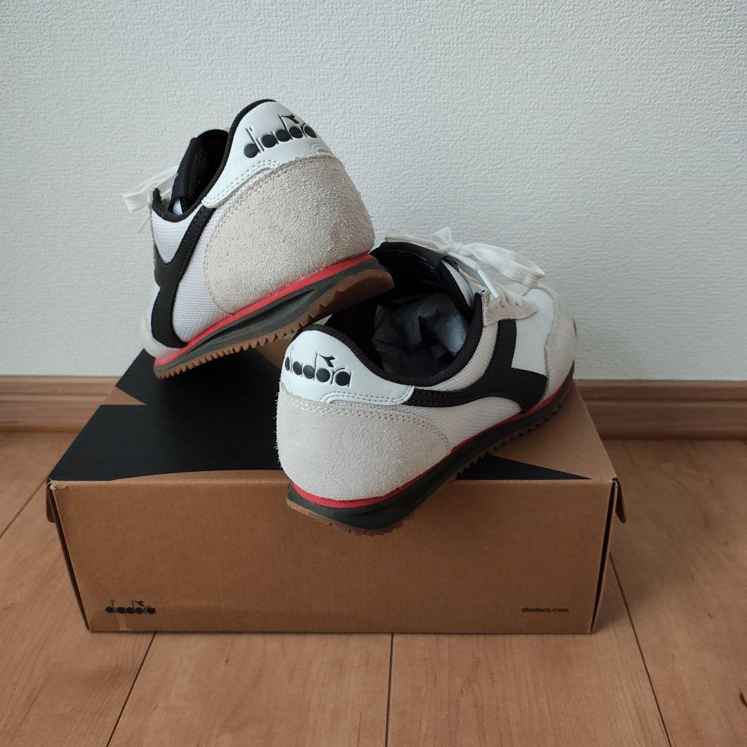 diadora ランニングシューズ ホワイト/グレー/ブラック