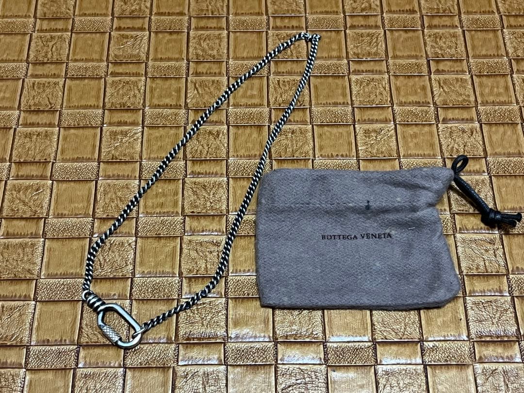 0*0様 ボッテガヴェネタ　イントレチャート刻印　カラビナ風ネックレス　/シルバ