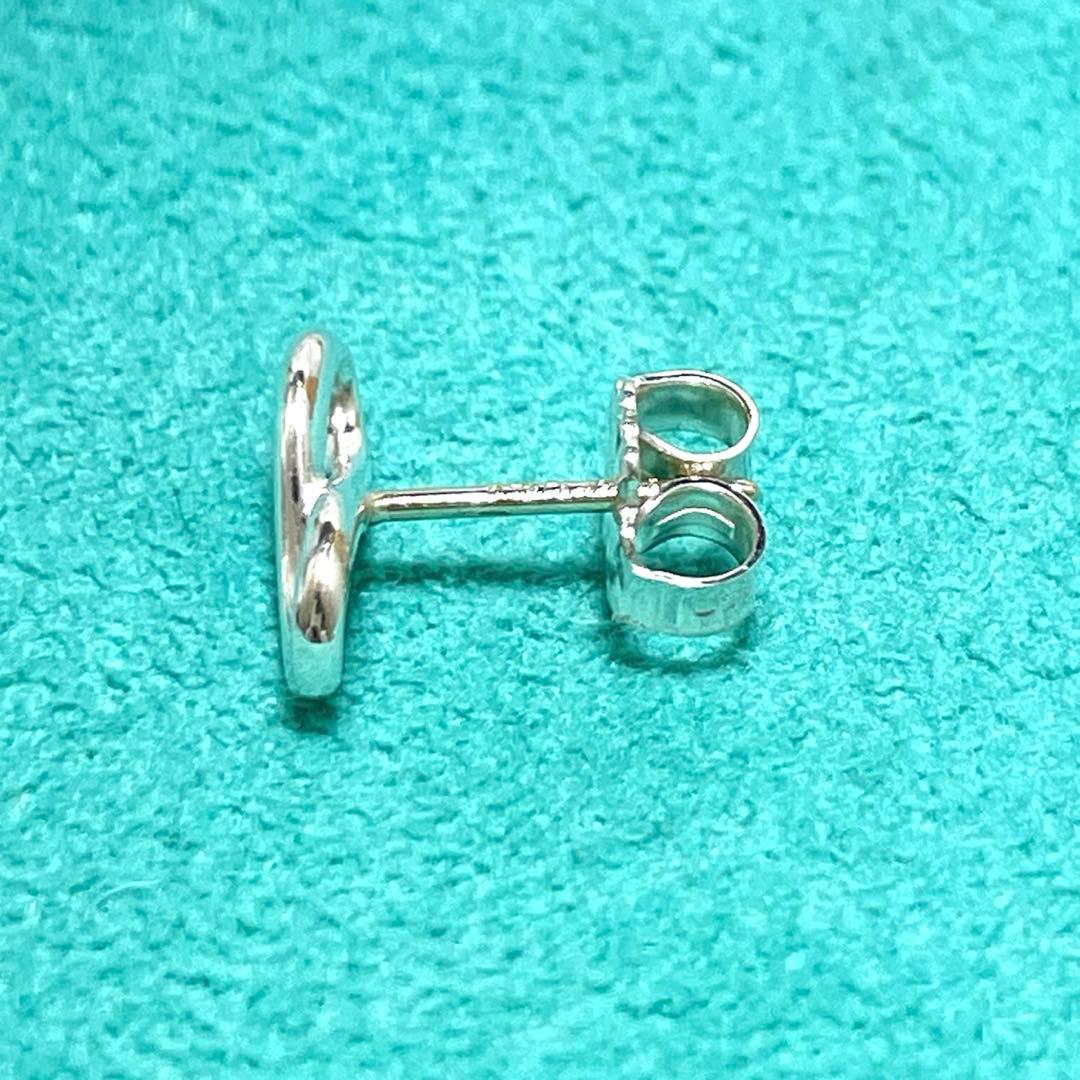 【極美品】ティファニー　インフィニティピアス片耳　メンズ/レディース　巾着袋付属