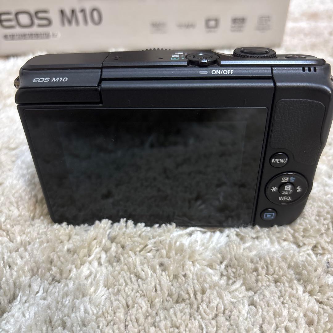 【美品】Canon EOS M10 ミラーレスカメラ 付属レンズ付き