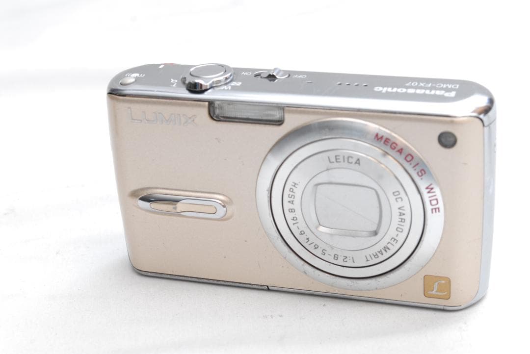 Panasonic LUMIX DMC-FX07 (良品）