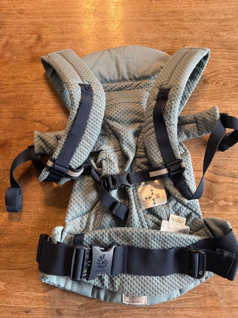 ergobaby OMNI Breeze 抱っこひも　説明書と箱付き