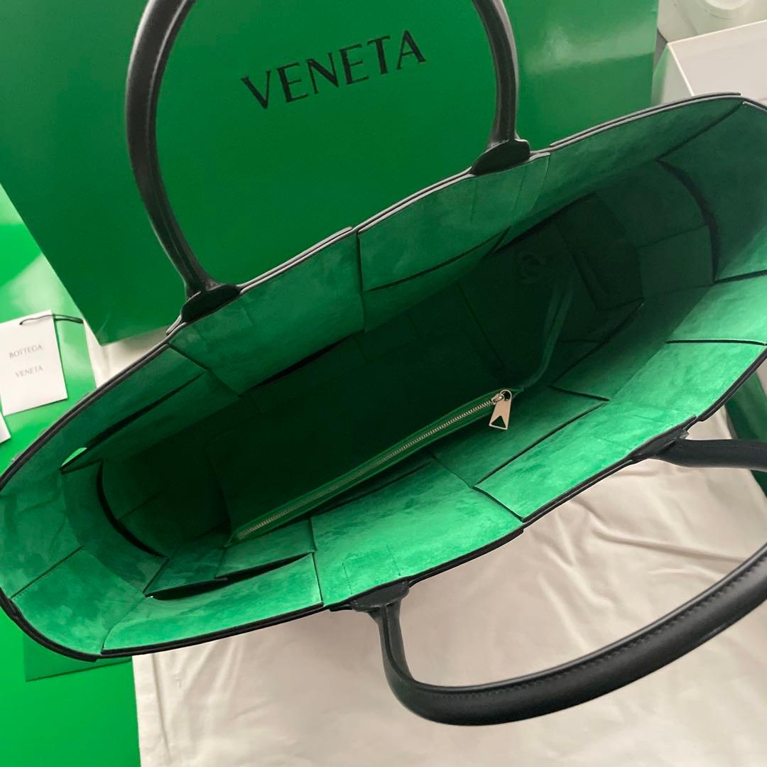 未使用新品 ボッテガヴェネタ ラージ アルコ トート