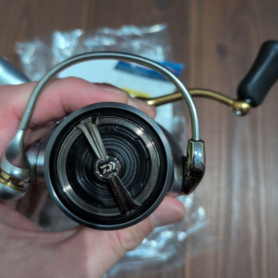 DAIWA 21 FREAMS FC LT2000S-XH スピニングリール