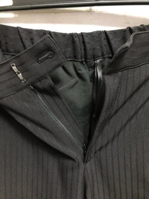 新品☆21号3L黒系♪すご伸びストレッチパンツスーツ♪防汚☆p677