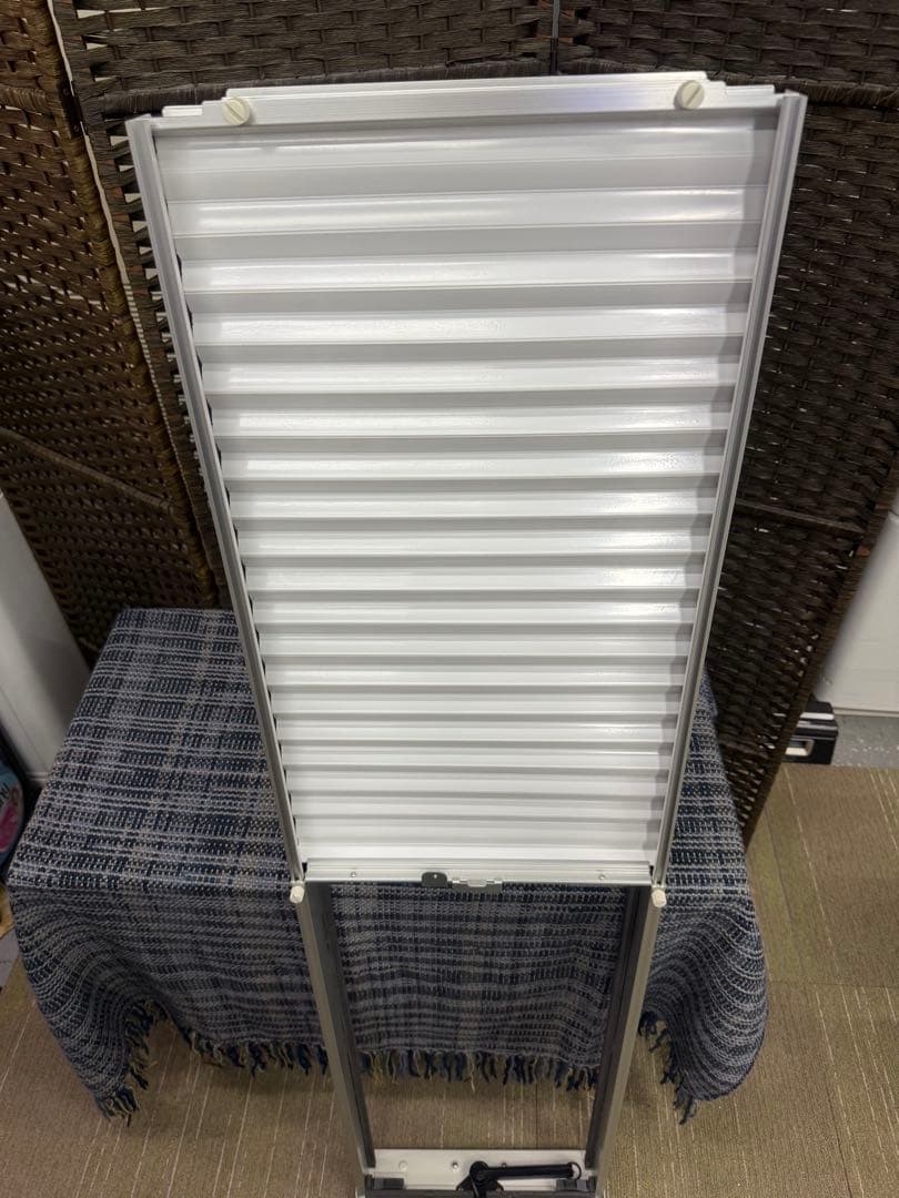 【超美品】コロナ　冷暖房兼用　窓用エアコン　ウインドエアコン　CWH-A1822